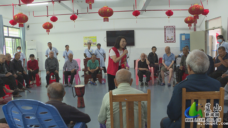 华体会登陆网站开展“关爱老年人”心理健康服务活动3.jpg 华体会登陆网站开展“关爱老年人”心理健康服务活动3.jpg