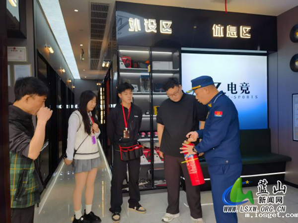 “让企业和群众一次都不用跑”——华体会登陆网站出台消防全领域执法服务便民利企措施.jpg “让企业和群众一次都不用跑”——华体会登陆网站出台消防全领域执法服务便民利企措施.jpg