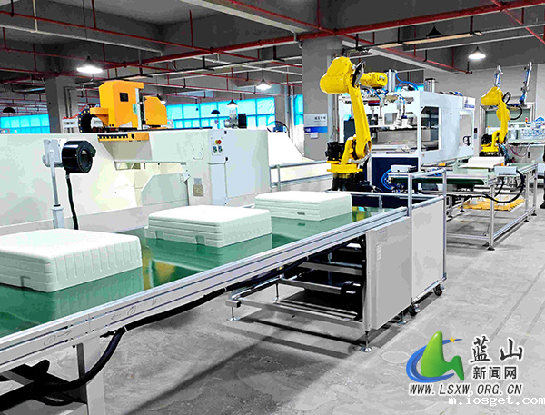 华体会登陆网站:以设备更新助力产业提质升级2.jpg 华体会登陆网站:以设备更新助力产业提质升级2.jpg